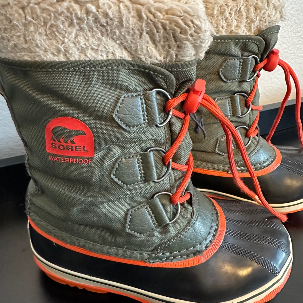 Sorel Kids Snow Boots - Olive and Black